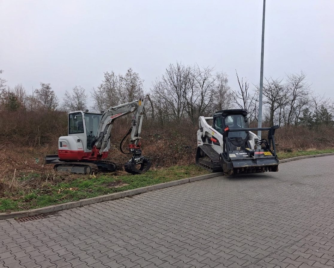Maschinelle Baufeldräumung und selektiver Gebäudeabbruch