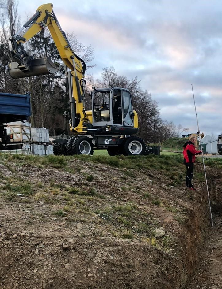 Bagger bei Erdarbeiten im Vogtland